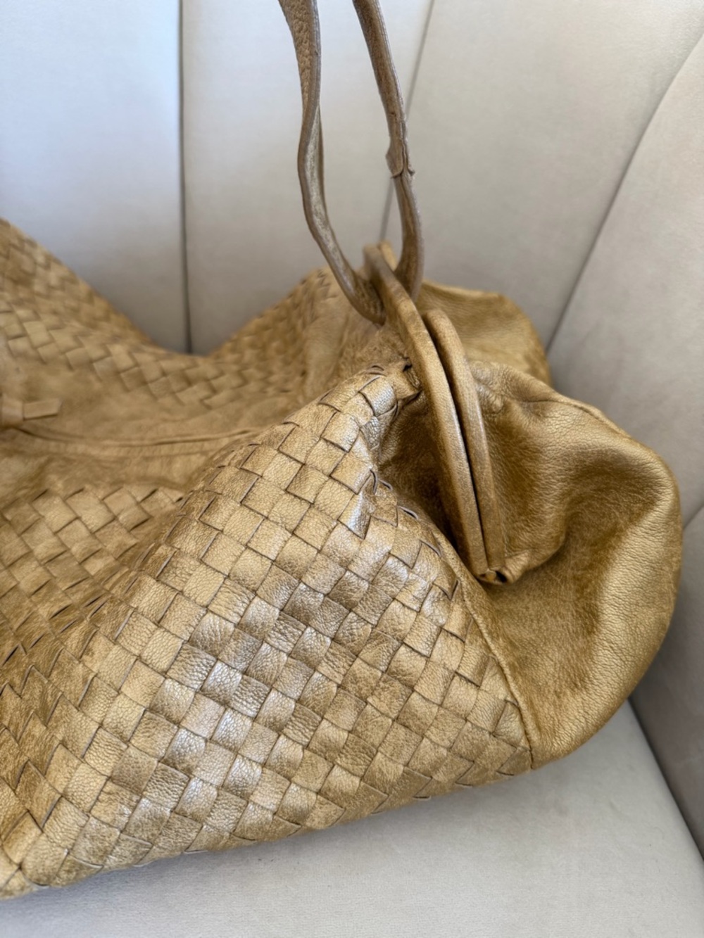 Bottega Veneta Metallic Gold Leather 
Intrecciato Hobo Woven Handbag Purse Bag - Picture 7 of 17